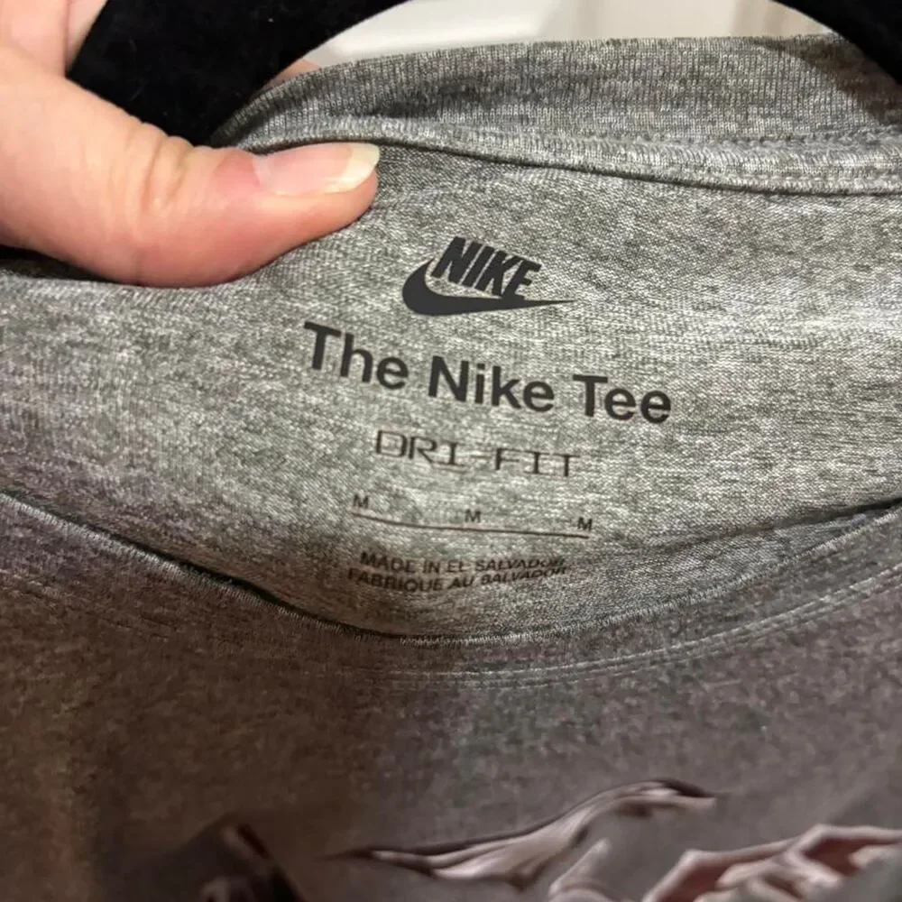 Nike Men's Grey T-shirt